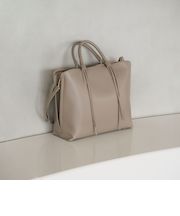 【WEB限定】2WAYタッセルハンドル A4 トートバッグ / ショルダーバッグ