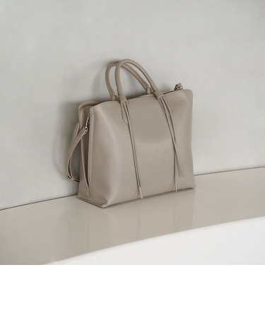 【WEB限定】2WAYタッセルハンドル A4 トートバッグ / ショルダーバッグ