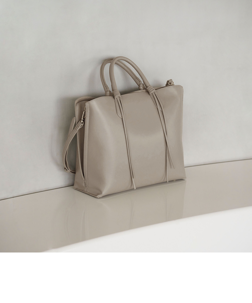 【WEB限定】2WAYタッセルハンドル A4 トートバッグ / ショルダーバッグ