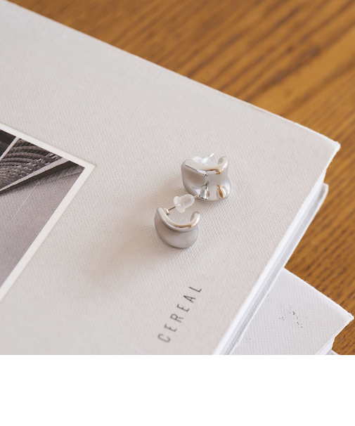 【WEB限定】メルティ プレート ピアス