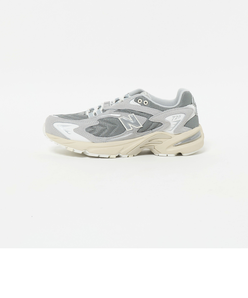 <New Balance>ML725 スニーカー