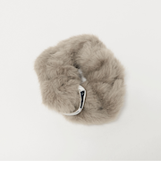 フェイクファー メタルリング シュシュ