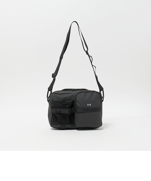 ＜CIE＞GRID3 ボトル ショルダーバッグ