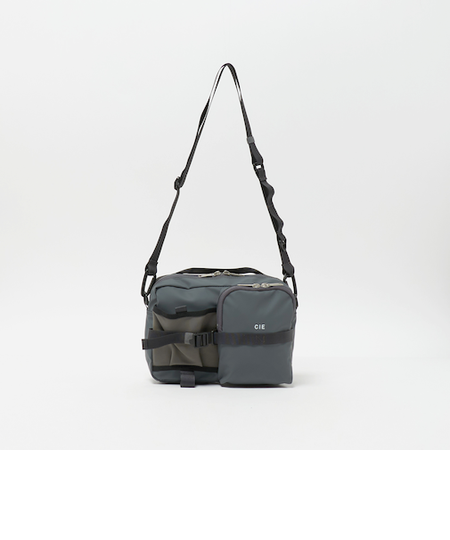 ＜CIE＞GRID3 ボトル ショルダーバッグ