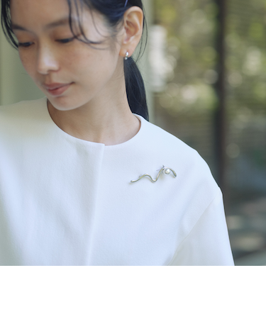 ウェーブ&フェイクパール ブローチ