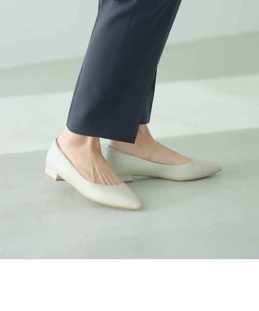 ポインテッド メタルライン フラットパンプス 撥水
