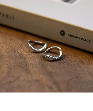 【WEB限定】パヴェ フープピアス