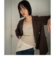 デコルテタンクトップ