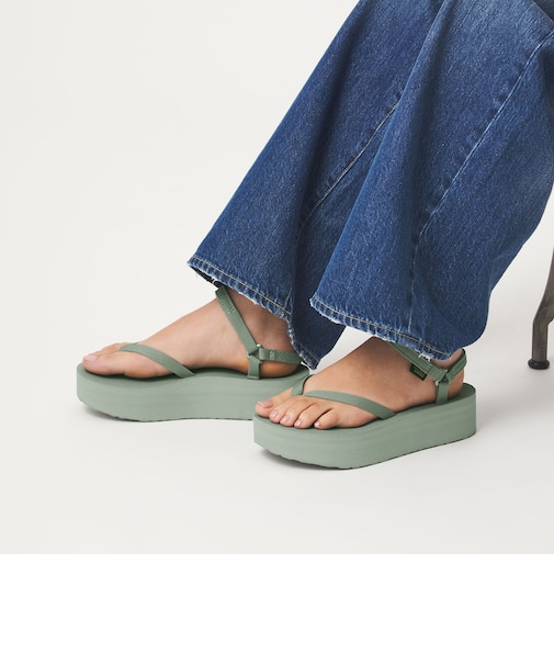 ＜TEVA＞フラットフォーム サンダル スリム