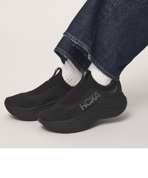 <HOKA>スカイワード レースレス スニーカー