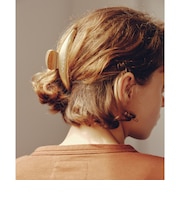 ＜To b. by agnes b.コラボ＞ロゴ ヘアクリップ