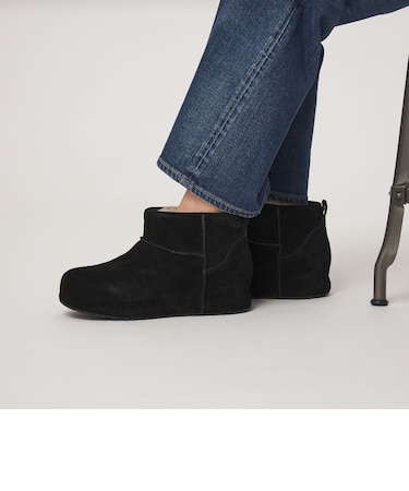 <UGG>クラシック ミニ エンラップ シューズ