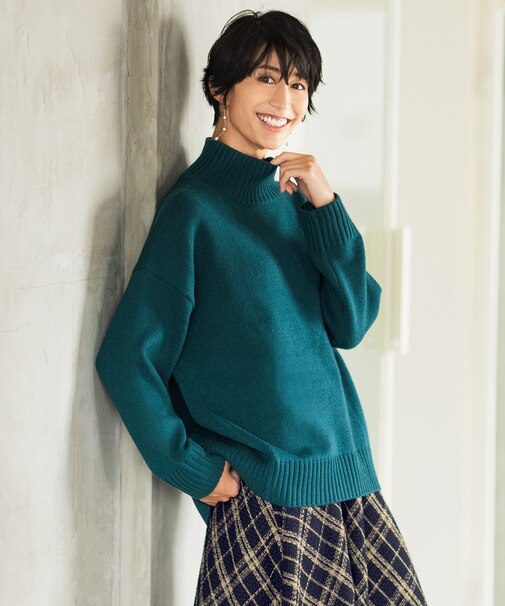 ラムウールバックテイルニット