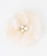 パールフラワーコサージュ