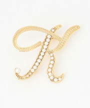 パールイニシャルブローチ