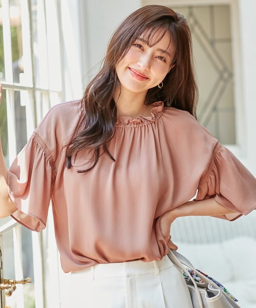 洗える】サテンドビーフリルネック ブラウス｜エニィスィスの通販