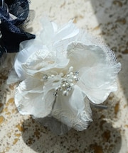 ツインレース コサージュ