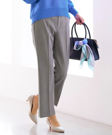 褒めらレディストレッチ セミフレア テーパードパンツ