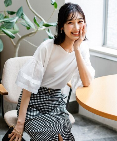 ゆるVネックチュールフリル袖 プルオーバー