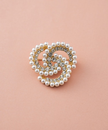 パール ビジュー ブローチ