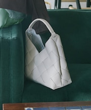 イントレチャート ワンハンドル バッグ