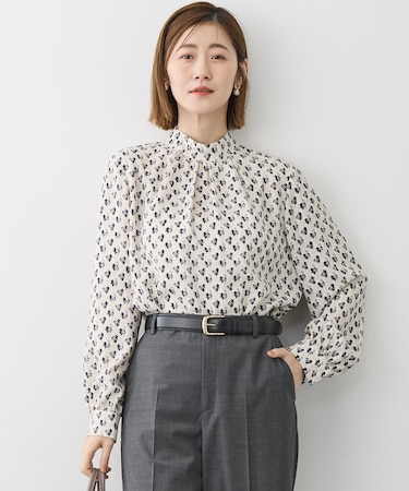 モダンアートプリントギャザーブラウス