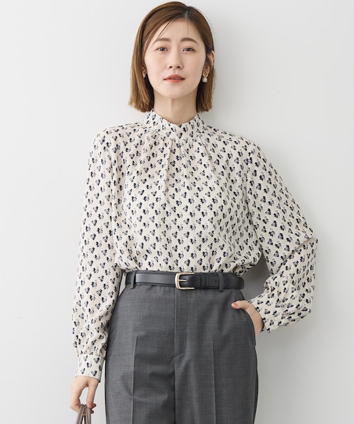 モダンアートプリントギャザーブラウス