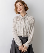 ランダムドットプリント タックブラウス