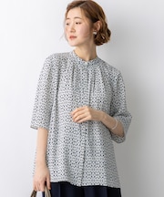 カレイドスコーププリント バンドカラー ブラウス