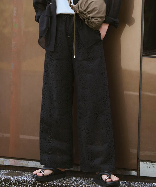 【見上愛さん着用】ラッセルオーナメントレース ワイド パンツ