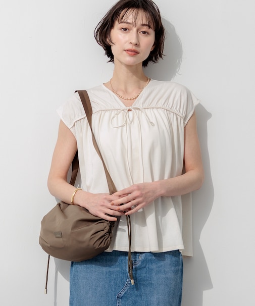 【SLOW/一部店舗限定】シャーリングデザイン 2WAY カットソー