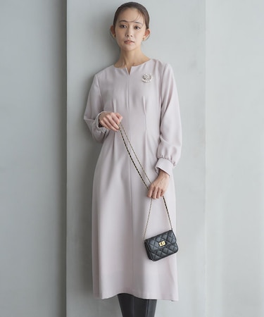 【飯豊まりえさん着用・Oggi12月号掲載】ウールジョーゼット スリットネックワンピース