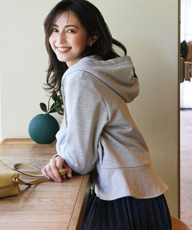 ラメペプラムパーカー