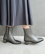 スクエアトゥショートブーツ