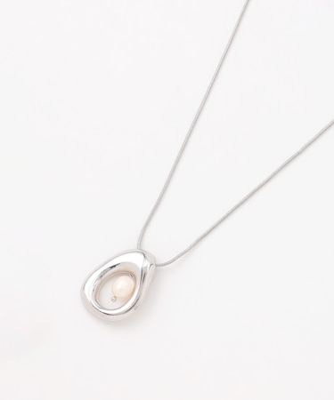 センターパールメタルリングネックレス