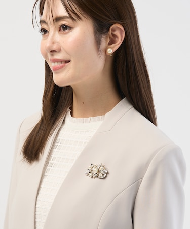 ビジューパール ブローチ