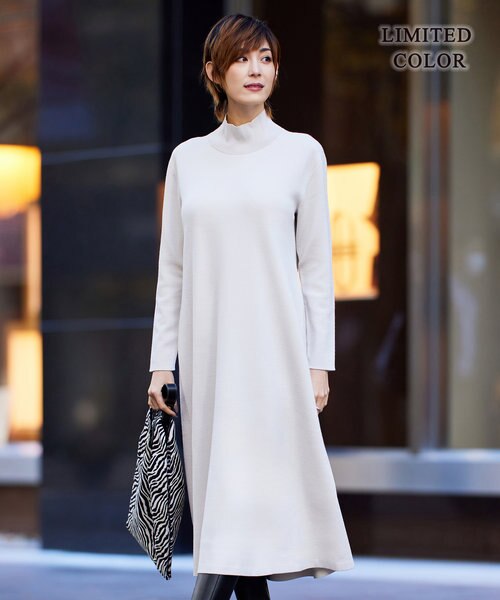727 アイシービー ウールブレンドスムース ハイネックワンピース オフホワイト ウールブレンドスムース ハイネックワンピース｜アイシービーの通販