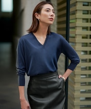 【洗える】コンパクトファインウール Vネックニット