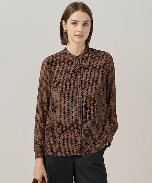 30th ANNIVERSARYモノグラムプリントシフォン バンドカラーブラウス 30th ANNIVERSARY】 モノグラムプリントシフォン バンドカラーブラウス