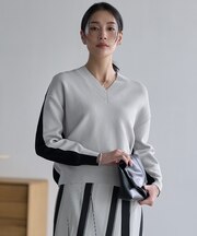コットンポリエステルスムース Vネックニット