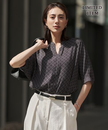 【新色追加・WEB限定】BackSatinAmunzen 5分袖キーネックブラウス