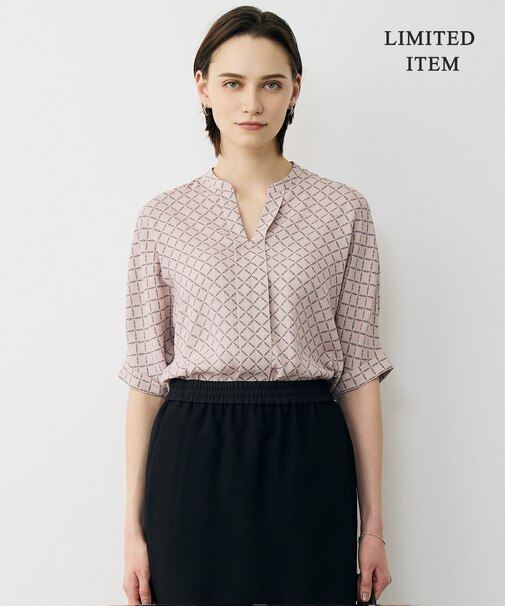 【WEB限定】BackSatinAmunzen 5分袖キーネックブラウス