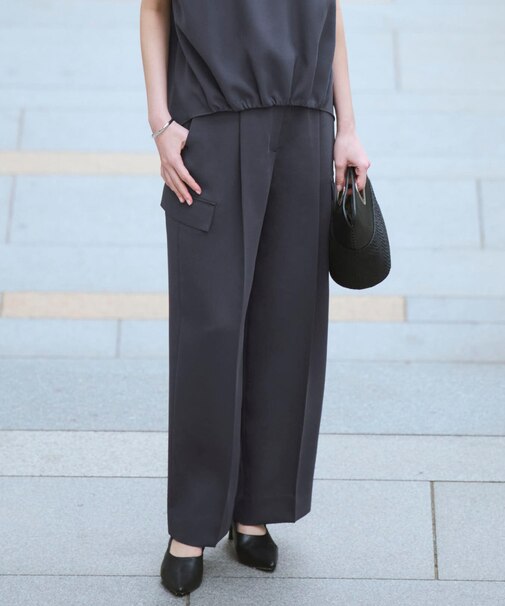 FluidBackSatin ワイドストレートカーゴパンツ