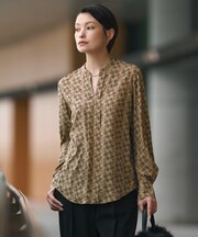 ピーチデシン キーネックブラウス