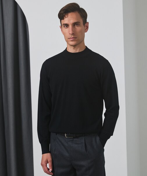 25年新作【洗える/チクチクしにくい/ピリングしにくい】イタリア糸 ハイゲージ カバーネックニット_WOOL100％