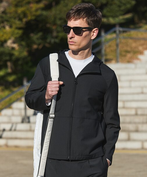 カジュアルセットアップ対応【洗える/ストレッチ】YUNSA ライトパーカ