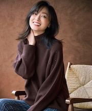 【カタログ掲載】ウールカシミヤブレンドスパンコールハイネック ニット