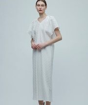 VIVIENNE / Vネックワンピース