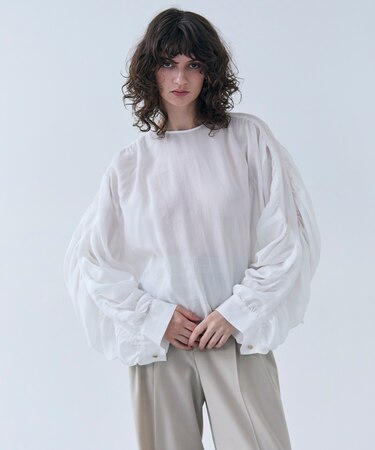 【洗える】PAULINE / タックギャザーリネンボリュームブラウス