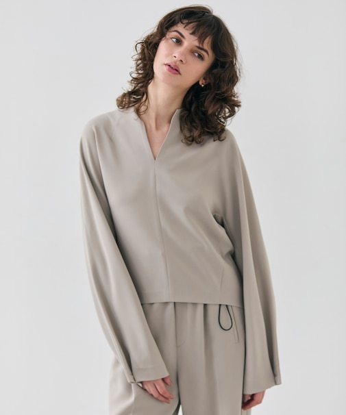 【洗える】RUE / スリットネックフォルムブラウス